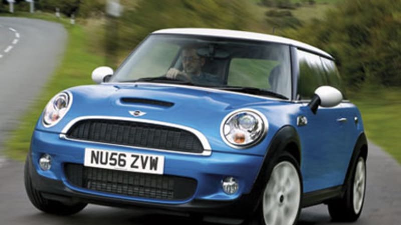 Car drives start-stop equipped MINI - Autoblog