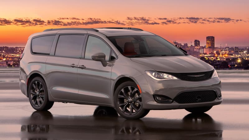 photo of Chrysler Pacifica reportedly getting updated design and eAWD system for 2021 image