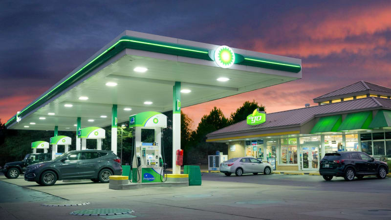 how much money does america make from gas stations