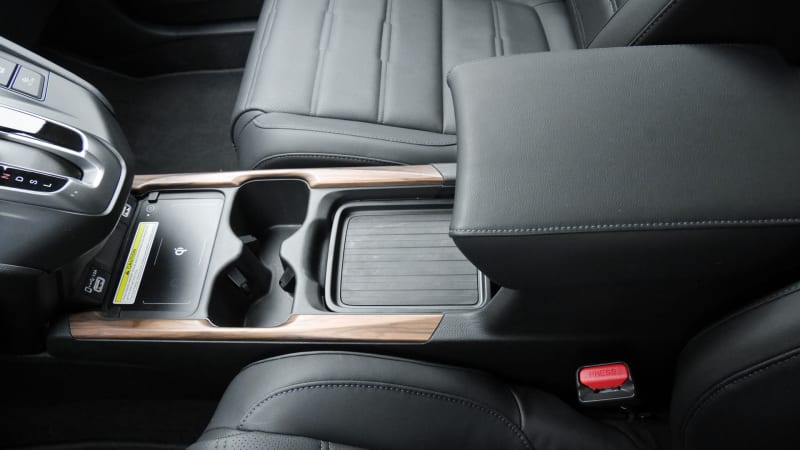 2020 Honda CR-V Interior Storage Driveway Test | Bins, cupholders, wireless charging | Autoblog 2020 Honda Cr V Center Console Organizer