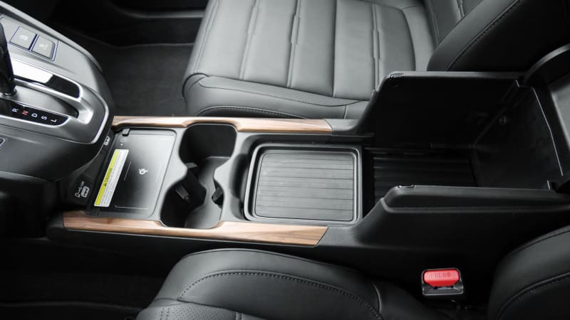 2020 Honda CR-V Interior Storage Driveway Test | Bins, cupholders, wireless charging | Autoblog 2020 Honda Cr V Center Console Organizer