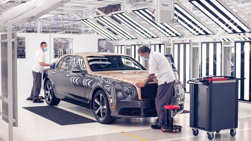 The Bentley Mulsanne exits the stage as production ends