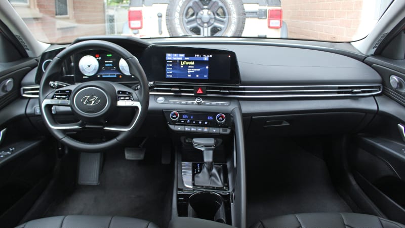 The 2021 Hyundai Elantra has five cool interior features  Autoblog
