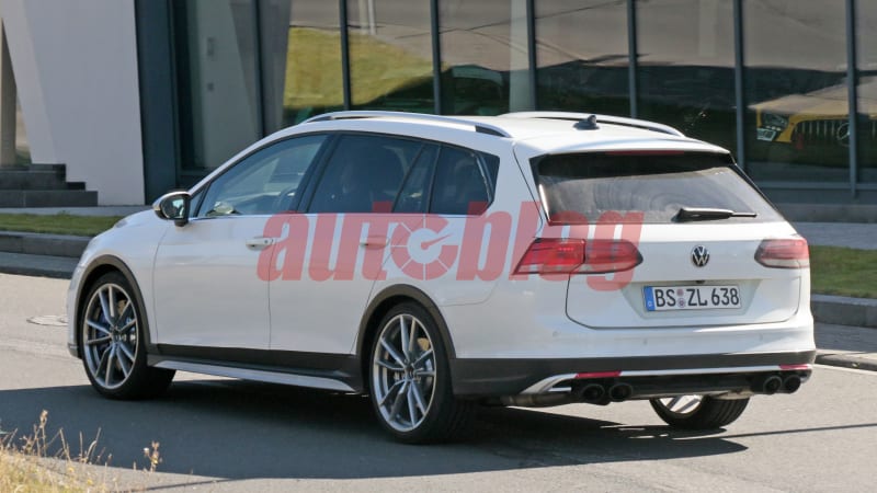 Next-generation VW Golf R wagon caught in spy photos - Autoblog
