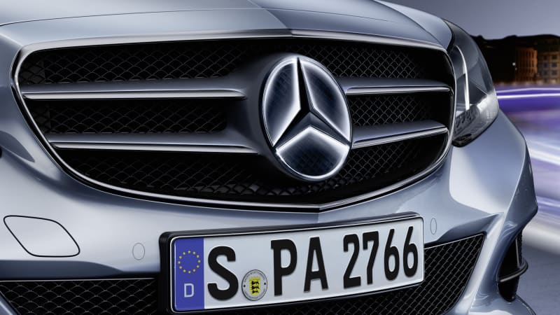 Mercedes Benz Recalls Gle Gls Over Light Up Logo Problem Autoblog