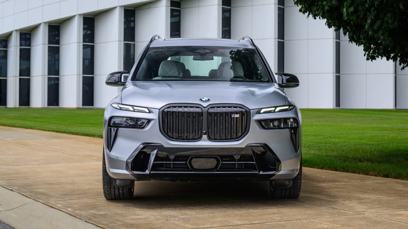 2023 BMW X7 SUVOTY Review: Third-Row Woes