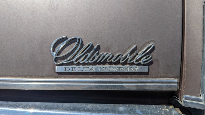 Hurdalık Gem: 1971 Oldsmobile Delta 88 Özel Hardtop Sedan