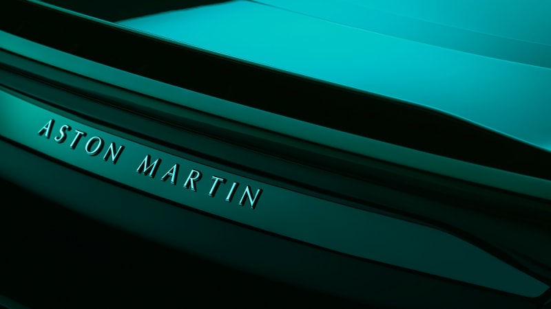 Aston Martin DBS 770, yüksek beygir gücündeki kuğu şarkısı olarak duyuruldu