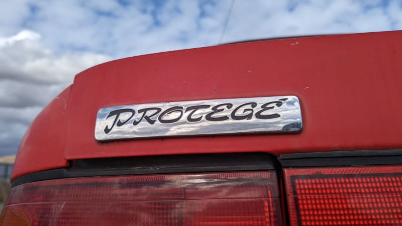 Hurdalık Gemisi: 1992 Mazda Protegé sedan
