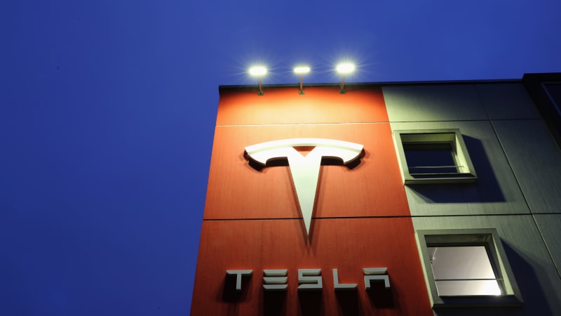 Tesla's rise made 2020 the year the U.S. auto industry faced a future that's electric #TechNews