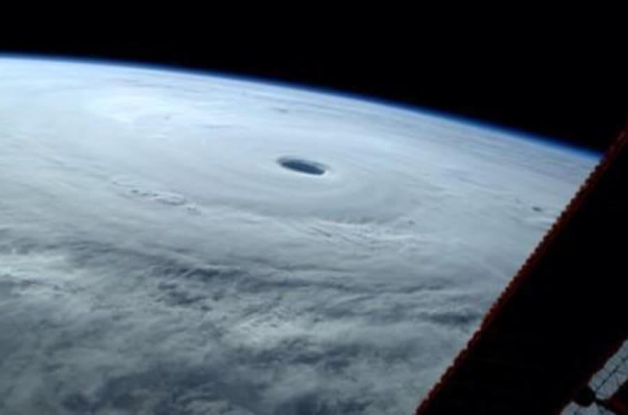 台風19号、宇宙から見たらわかる、その最強っぷり（画像 ...