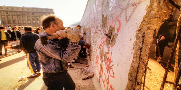 Un nuovo anniversario per il muro che divise Berlino: 10.316 giorni dalla sua costruzione e altrettanti dal crollo