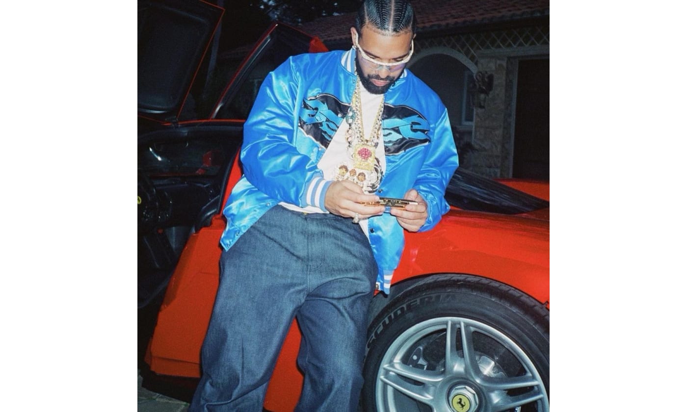 Drake supprime la piste Tupac générée par l'IA après que la succession de Shakur a menacé de poursuivre en justice