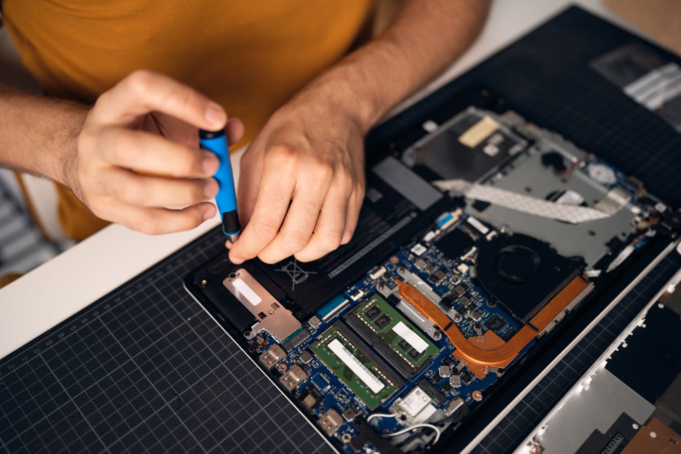FTC warns some PC manufacturers that they're violating right to repair rules