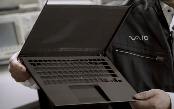 VAIO Z is an expensive laptop with a “3D molded” carbon fiber body