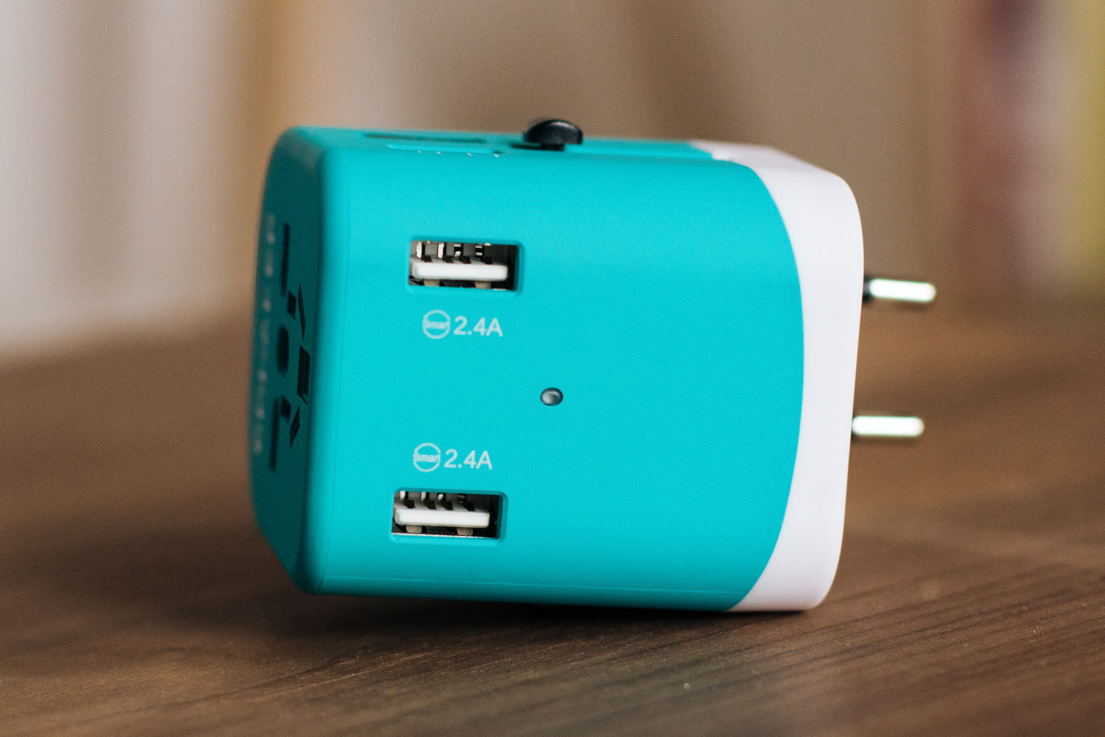 Travel plug adapter