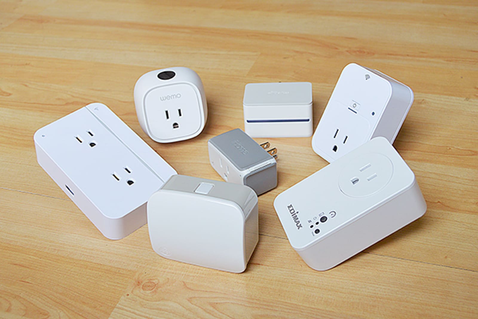 Plug-in smart outlet