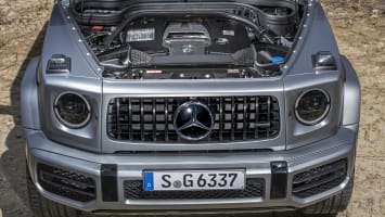 Mercedes-AMG G 63 Edition 1, designo platin magno, Leder Exklusiv Nappa AMG schwarz. Kraftstoffverbrauch kombiniert: 13,1 l/100 km, CO2-Emissionen kombiniert: 299 g/km // Mercedes-AMG G 63 Edition 1, designo platinum magno, AMG Exclusive nappa leather black. Fuel consumption combined: 13.1 l/100 km; Combined CO2 emissions: 299 g/km.