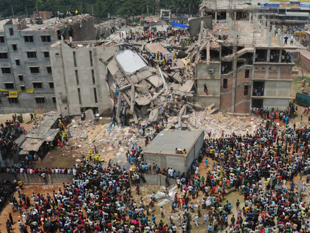Colapso en el complejo Rana Caza en Bangladesh en abril de 2013.