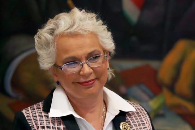 La secretaria del Interior de México, Olga Sánchez Cordero, sonríe durante una conferencia de prensa en Ciudad de México, el 19 de diciembre de 2018.