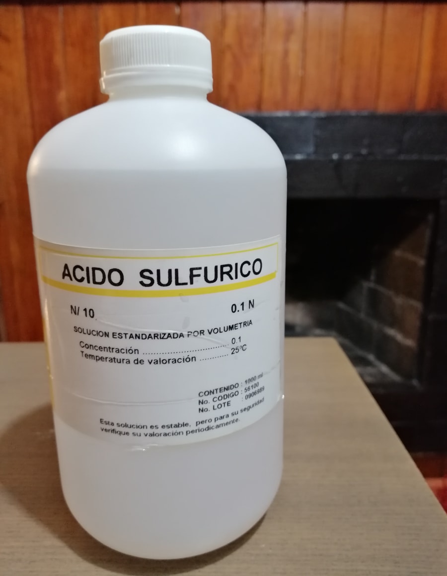 Un litro de ácido sulfúrico ronda los 50 pesos. Uno de clorhídrico, los 150