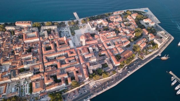 Toma aérea del 'Old Town' de Zadar.
