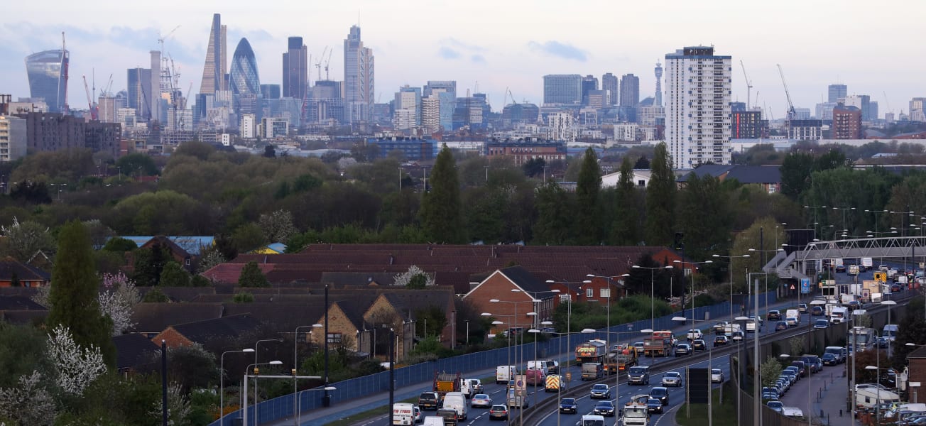 Commuter Traffic As London's Toxic Smog Triggers Business Action Against Illegal Air