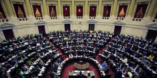 Resultado de imagem para CÃ¢mara argentina aprova projeto que descriminaliza o aborto