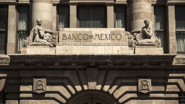 Imagen de la fachada del Banco de México.