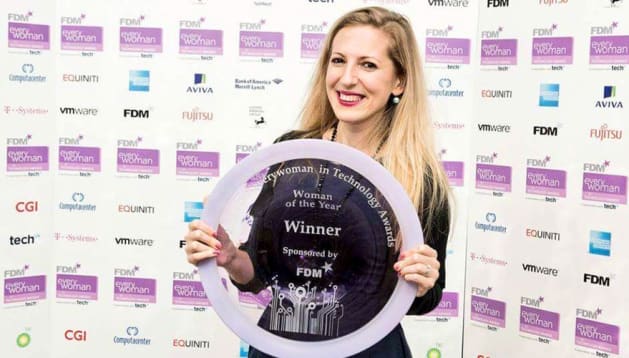 Nika fue la mujer del año en los premios de tecnología FDM Everywoman Technology Awards 2018. 