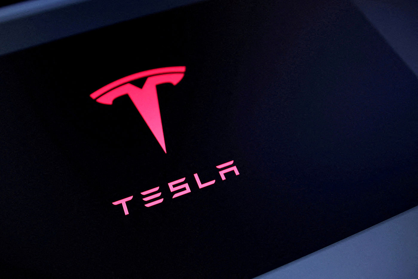 Tesla shareholders approve Elon Musk's $1 trillion compensation package