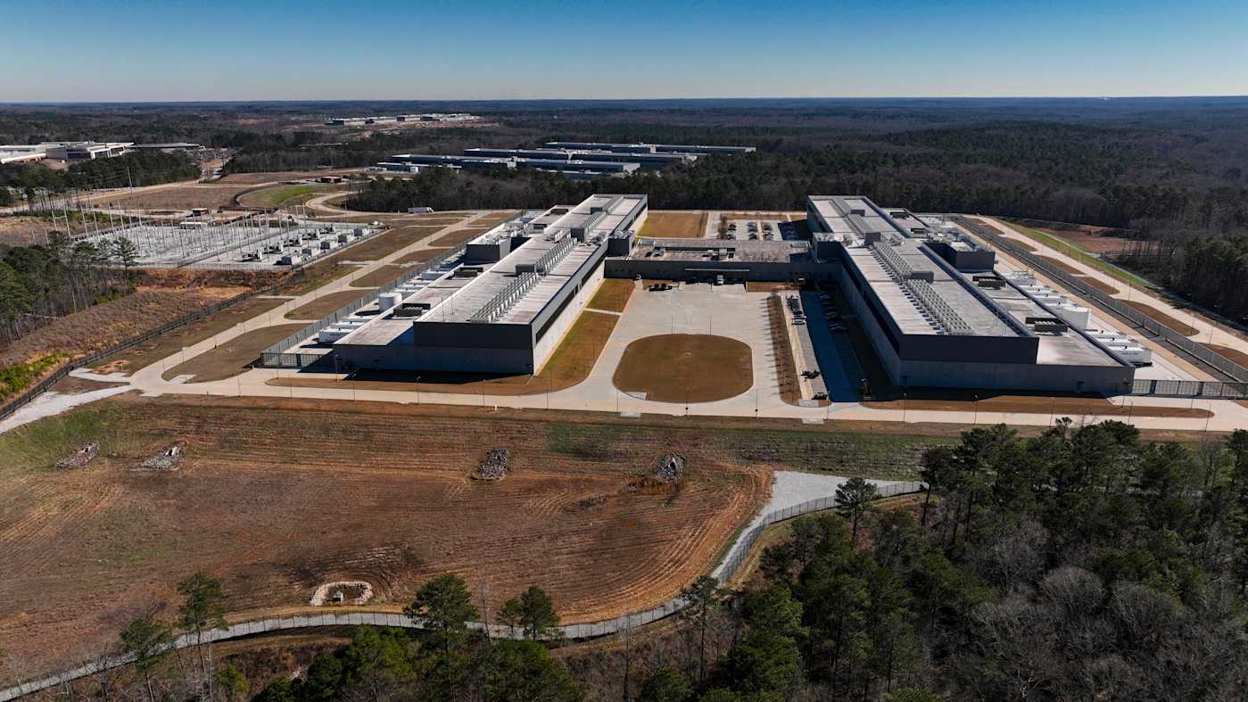 New York lawmakers introduce bill that aims to halt data center development for three years