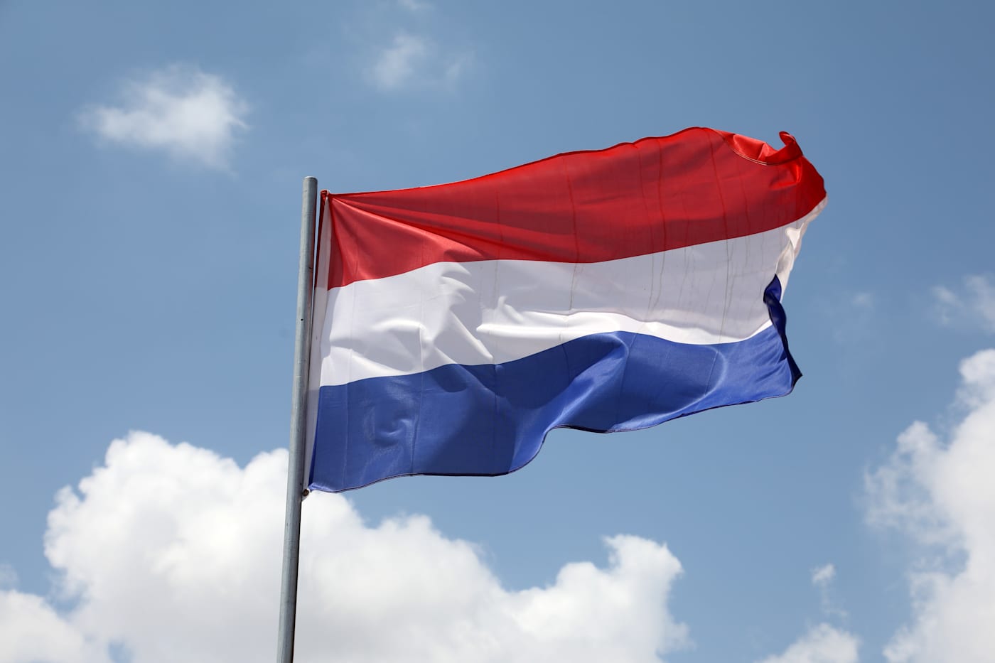 Dutch intelligence services warn of Russian hackers targeting Signal and WhatsApp
