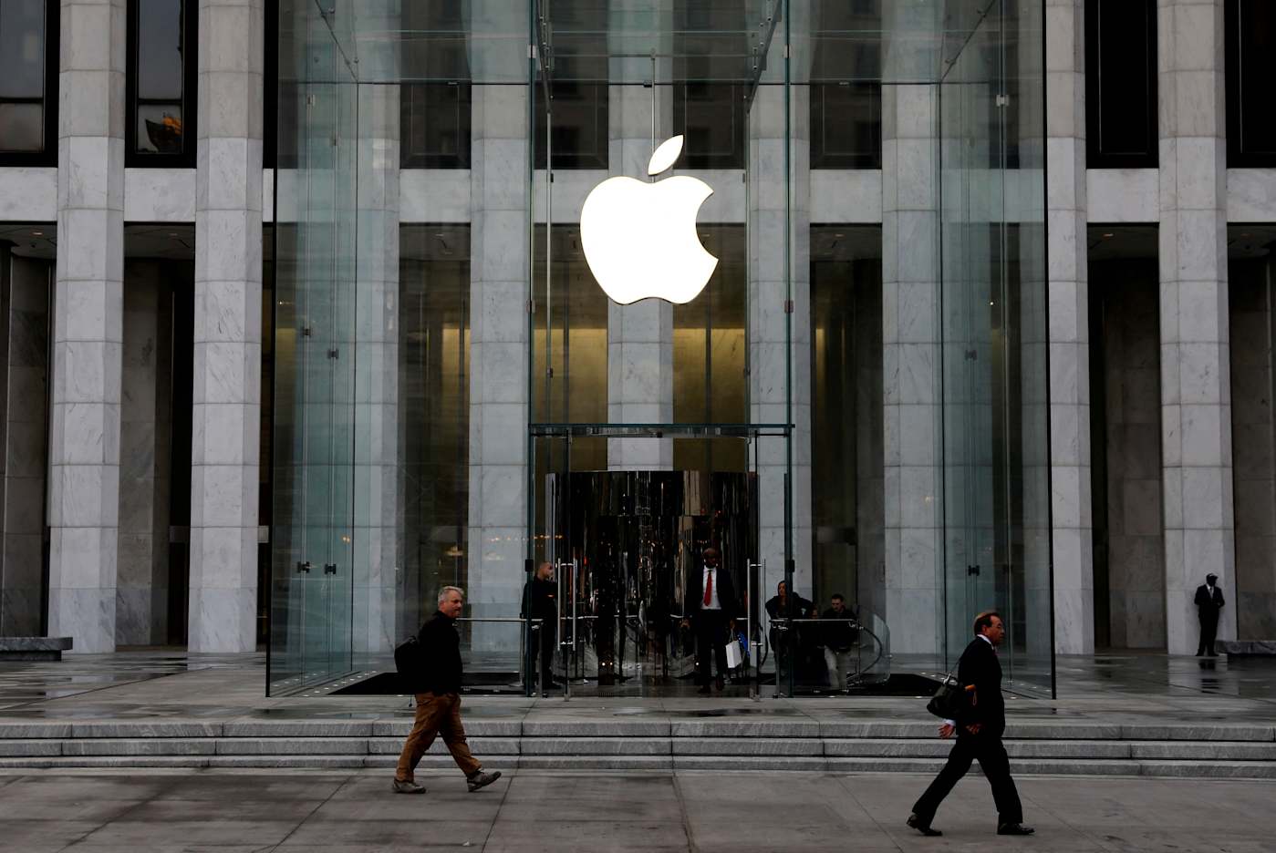 Apple releases its first Background Security Improvement for macOS, iOS and iPadOS