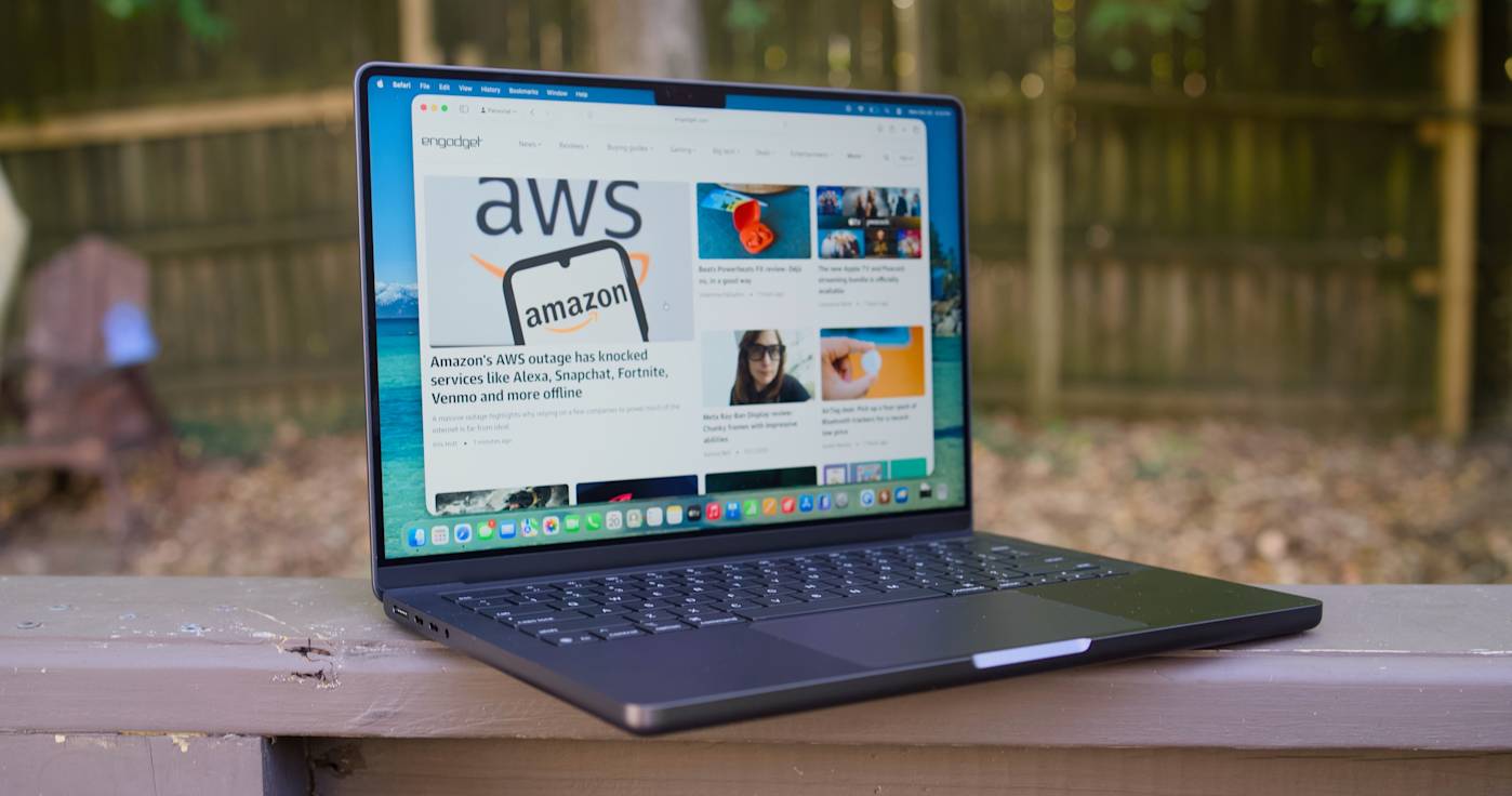 Apple's touchscreen MacBook will reportedly have a dynamic interface