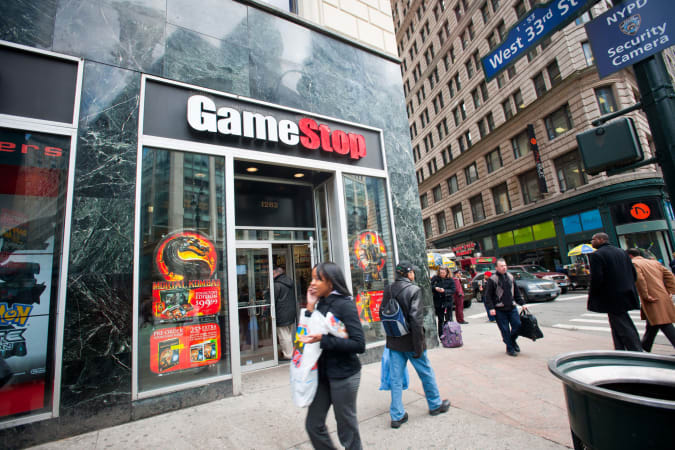 C1YC8B A GameStop video game store in the Herald Square shopping district in New York gamestop; videogames; shopping; electronic