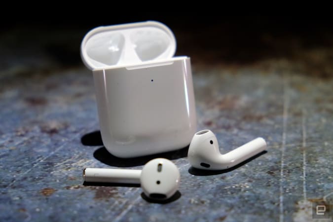 Apple AirPods con custodia di ricarica wireless: