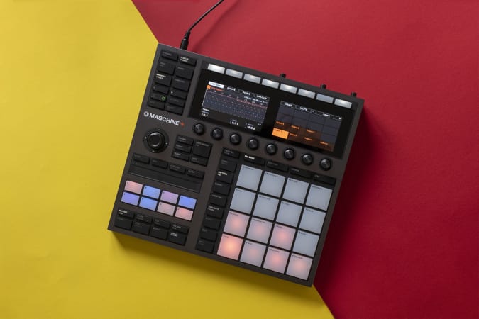 Maschine + review.