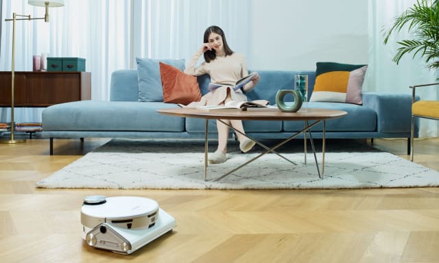 Samsung JetBot 90 AI+ smart vacuum.