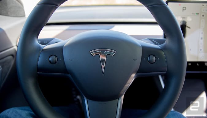 Tesla reduces the price of its 'Full Self-Driving' computer upgrade by $500