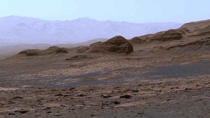 Image taken from a JPL video showing off the interior of the Gale Crater, as shot by the Curiosity Rover.