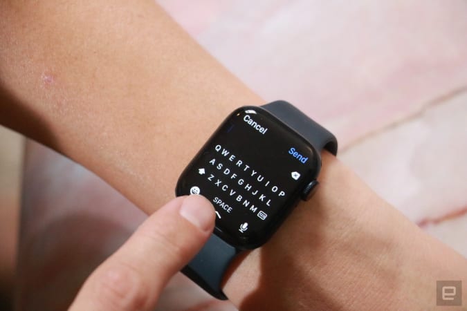 The new QWERTY keyboard on the Apple Watch Series 7.