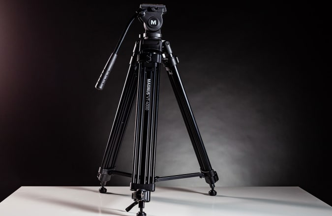 Magnus VT-4000 tripod for the Engadget 2021 Holiday Gift Guide.
