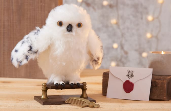 The Enchanting Hedwig (owl from Harry Potter) for the Engadget 2021 Holiday Gift Guide.
