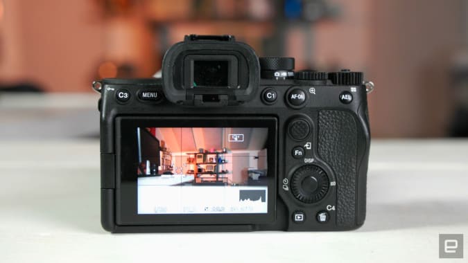 Обзор полнокадровой беззеркальной камеры Sony A7 IV