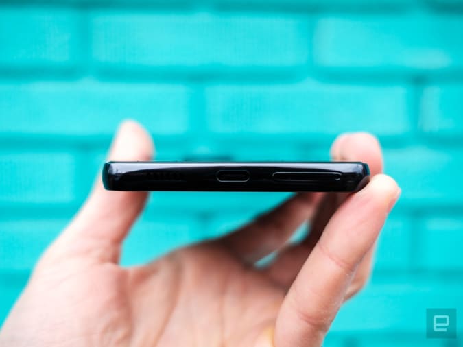 Ao contrário de seu antecessor, o Galaxy A53 não possui entrada para fone de ouvido. 