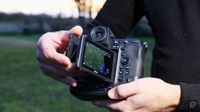 Nikon Z9 . mirrorless camera review