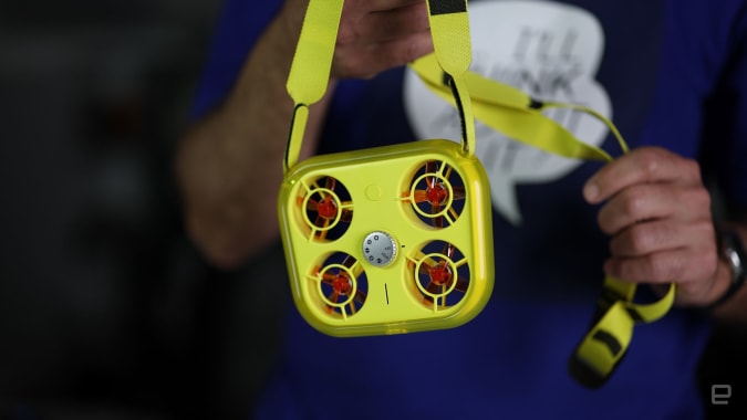 Pixy Drone Hands-on: Flying Robot Photographer for Snapchat Users