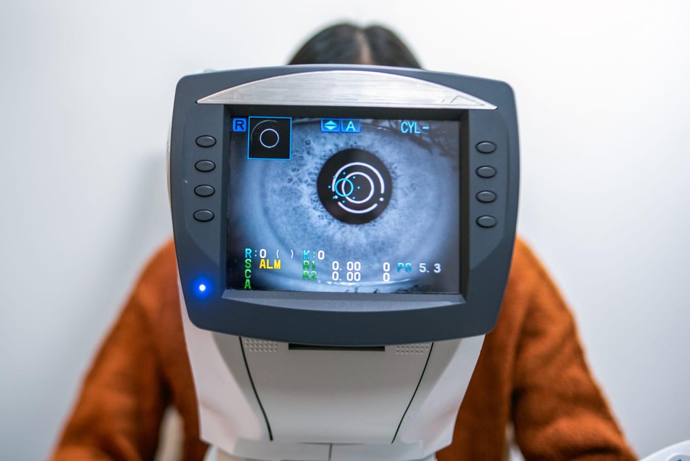 GPT-4 performed close to the level of expert doctors in eye assessments
