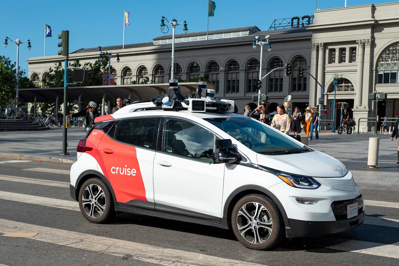Cruise resumes operations in California, thankfully with human drivers